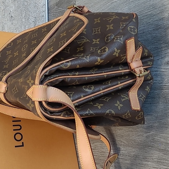 Louis Vuitton Samur 35 - Picture 3 of 12